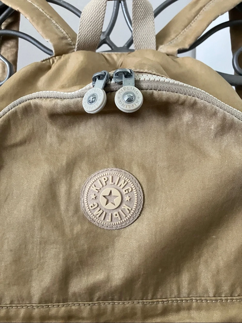Kipling women ezra